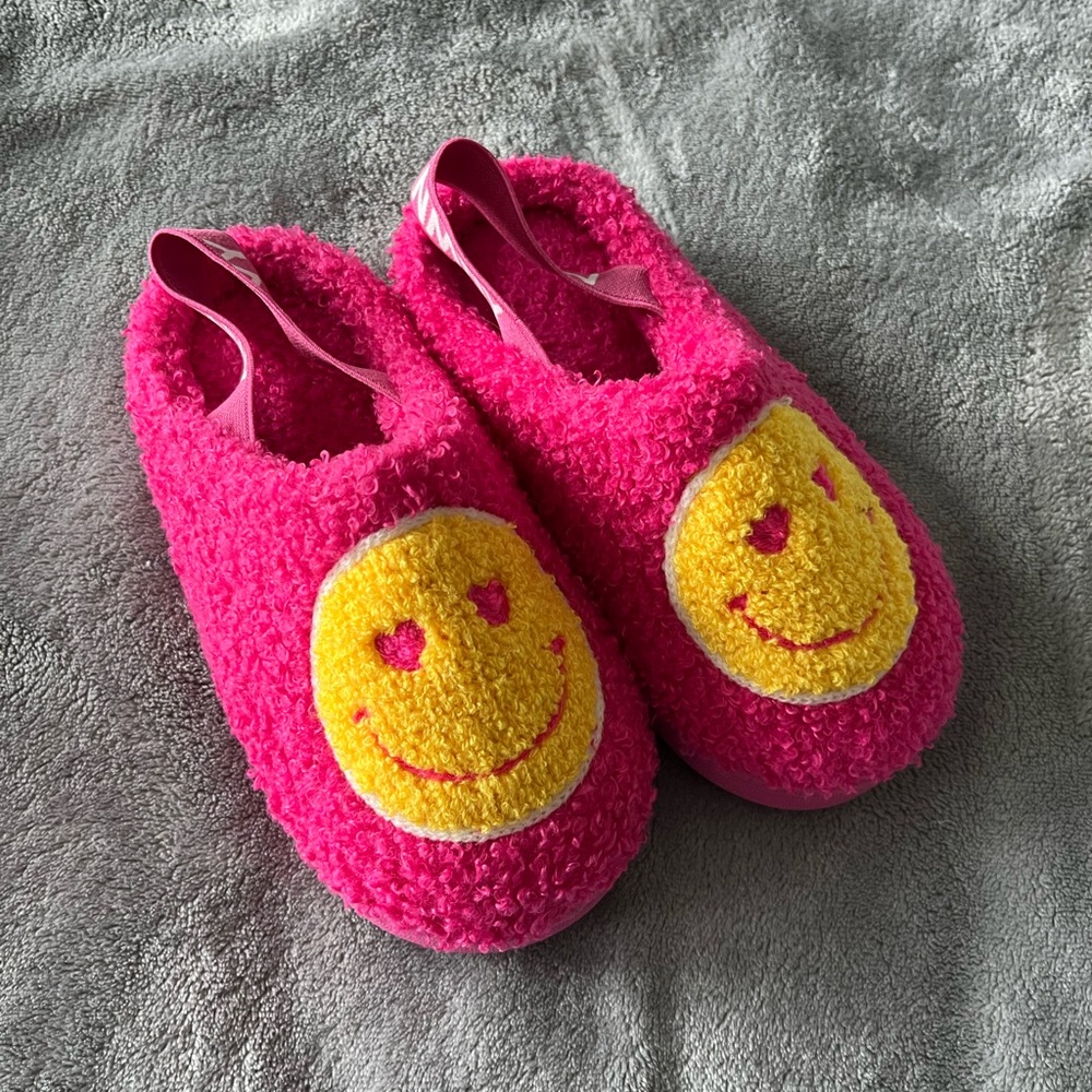 Nicole Miller Slippers 9-10